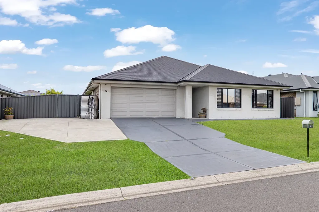 5 Fairway Street, Rutherford, NSW 2320