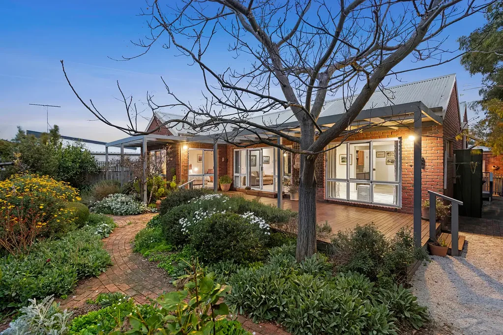 Point Lonsdale 3房  Coastal Haven with Garden Oasis