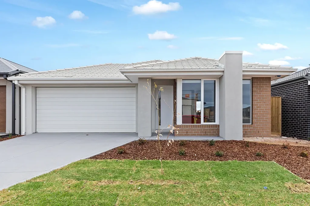 NEWLY BUILT FAMILY HOME