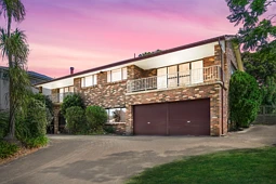 51 Ulundri Drive, Castle Hill