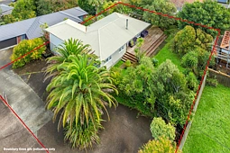 77 Royal Road, Massey