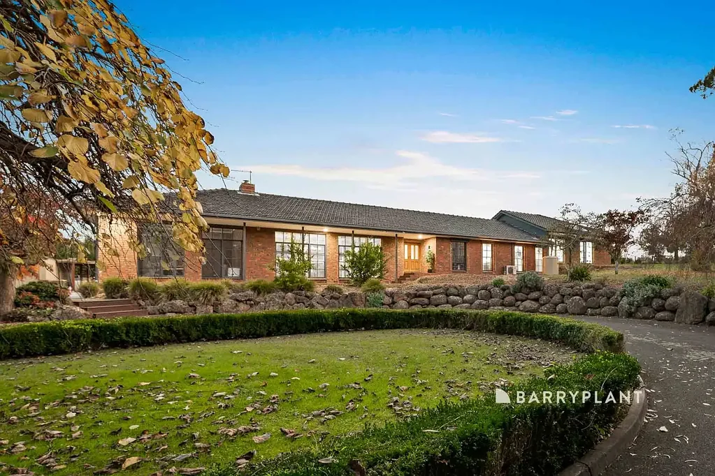 Drouin 4침실 Private, Peaceful and Packed with Potential on 2+ Acres
