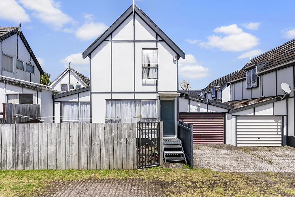 6/69 Kenderdine Road, Papatoetoe, Manukau City, Auckland
