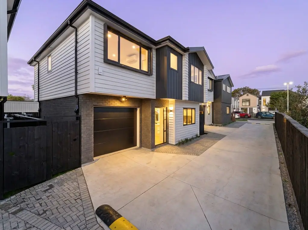 Te Atatu Peninsula 4બેડરૂમ Not your regular one. Lux Living in TAP