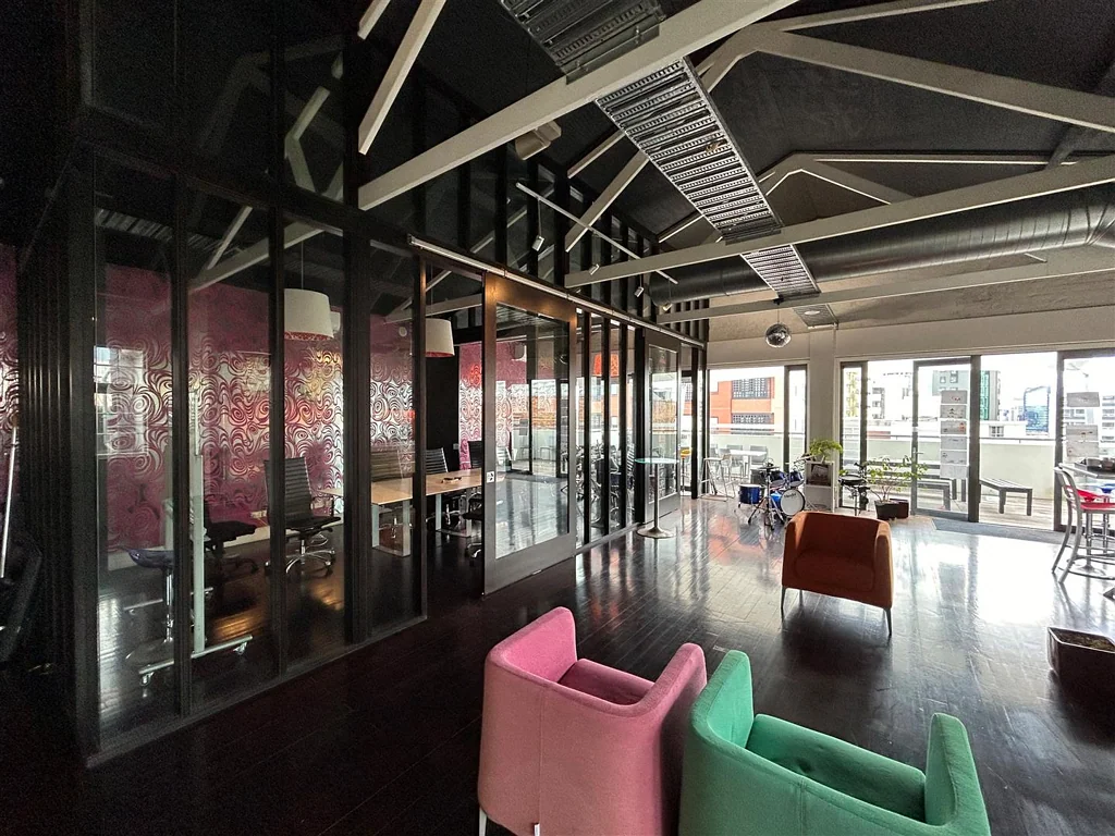 Auckland Central Savills - Top Floor Character