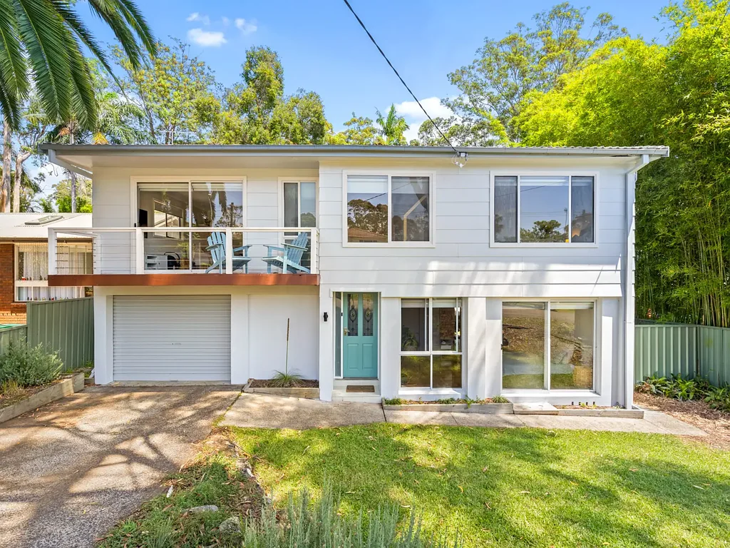 Four Bedroom Family Home With Pool!