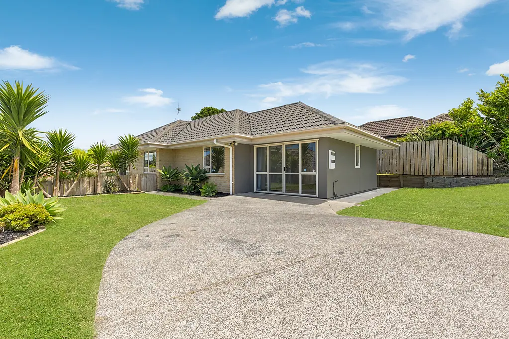11 Legacy Drive, Henderson, Waitakere City, Auckland