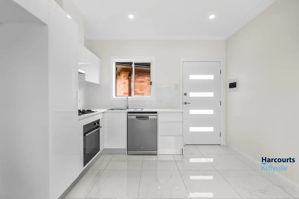 Holding deposit taken.

" Two Bedroom Granny Flat With study !! "FIRST WEEK OF RENT FREE"