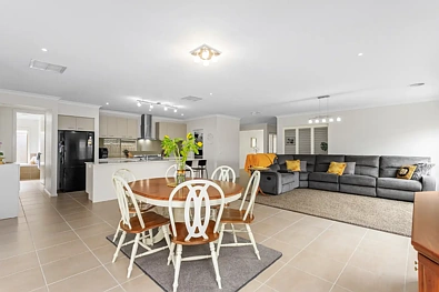 5 Roebuck Street, South Morang, VIC 3752, 4 ਕਮਰੇ, 2 ਬਾਥਰੂਮ, House