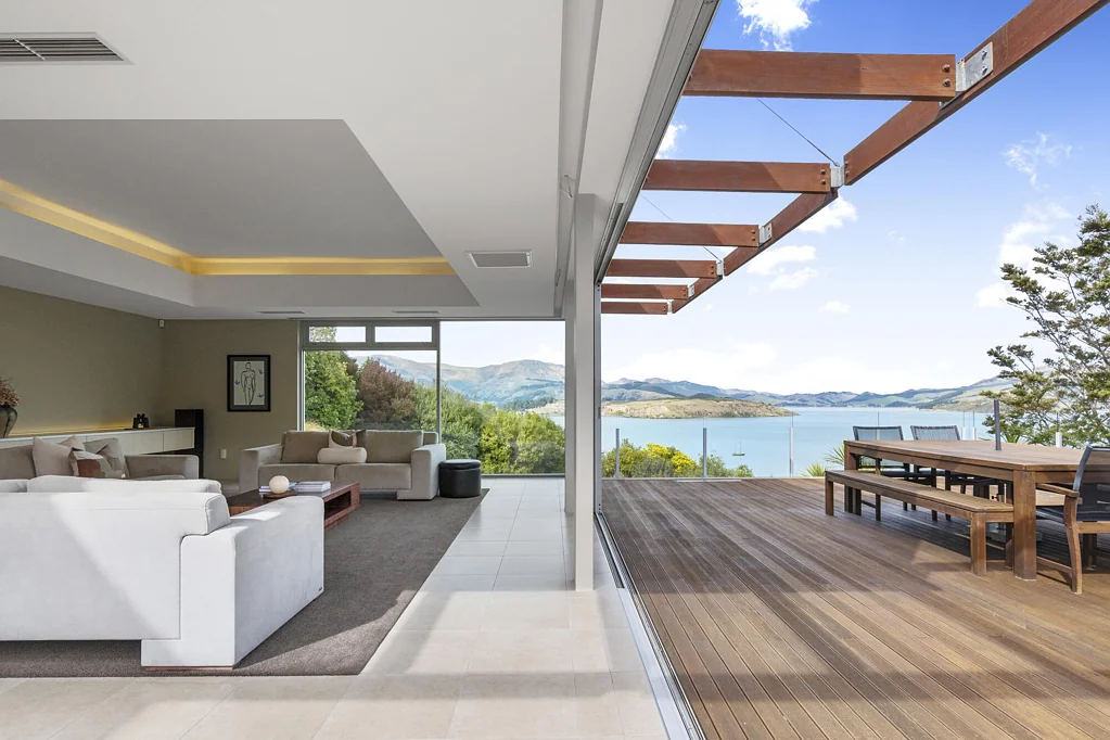 Cass Bay 4બેડરૂમ Generous scale, remarkable outlook - disregard RV