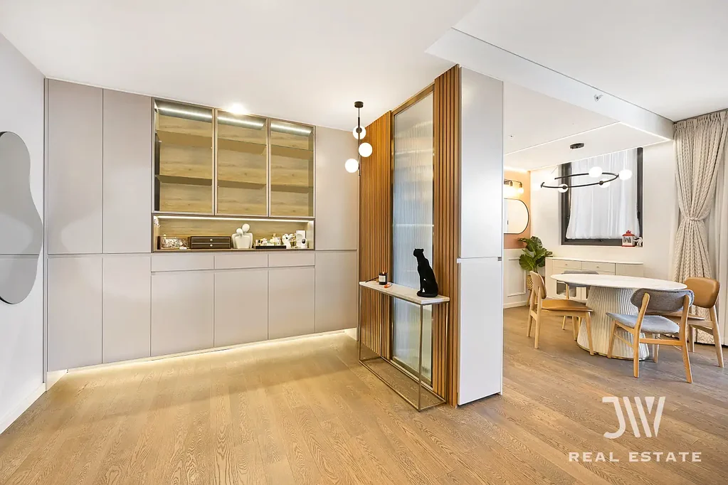 Zetland 3ห้องนอน Exclusive Renovated East-Facing 3-Bedroom Apartment with Dual En-suites in Green Square