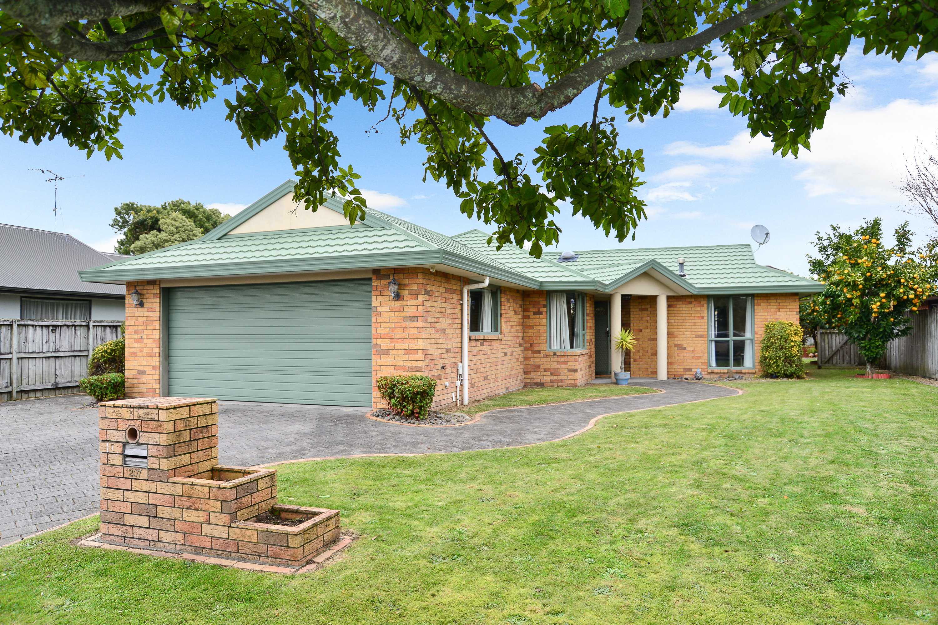 207 Thomas Road, Rototuna North