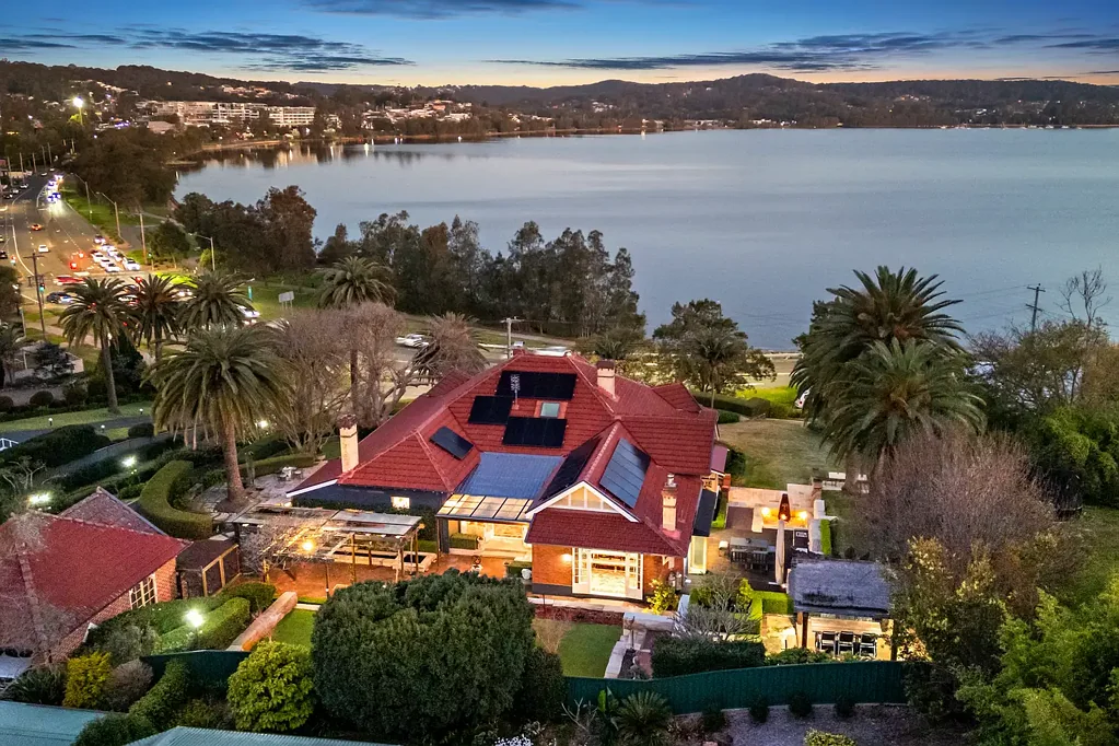 Speers Point 4 Bedroom Introducing 'The Knoll' – A Legacy of Old World Luxury with Cinematic Views