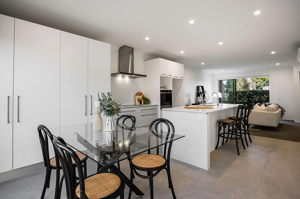 Whenuapai 3Habitaciones Top-Tier Parkside Living