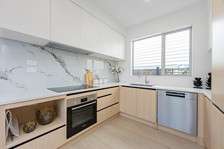 7 Sunrise Avenue, Mairangi Bay, North Shore City