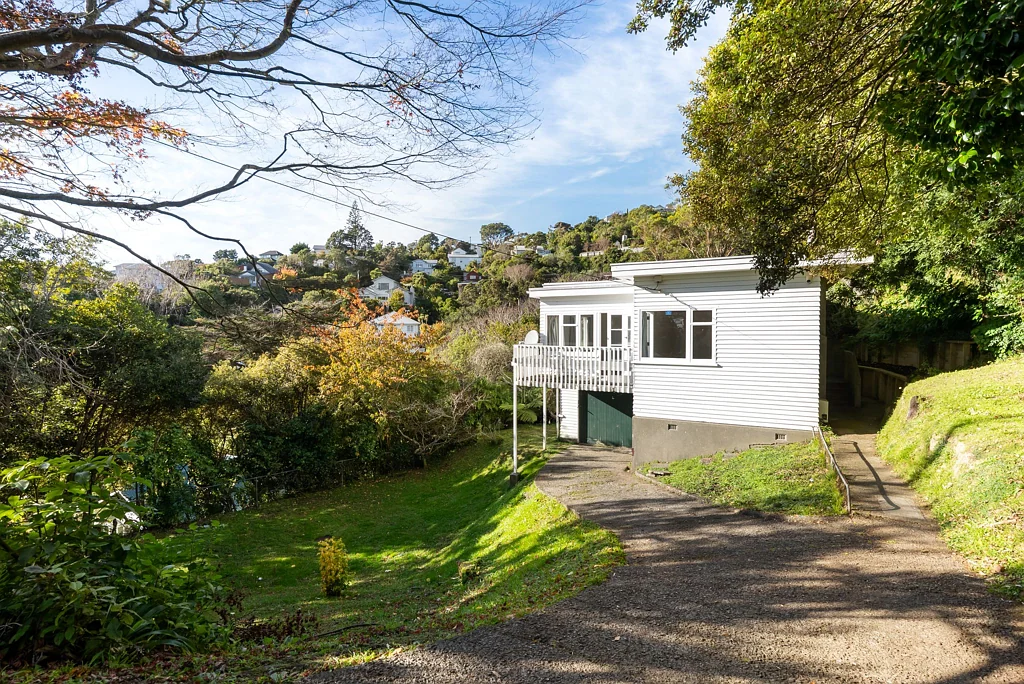Wadestown 4Moenga SUNNY - LOCATION - POTENTIAL