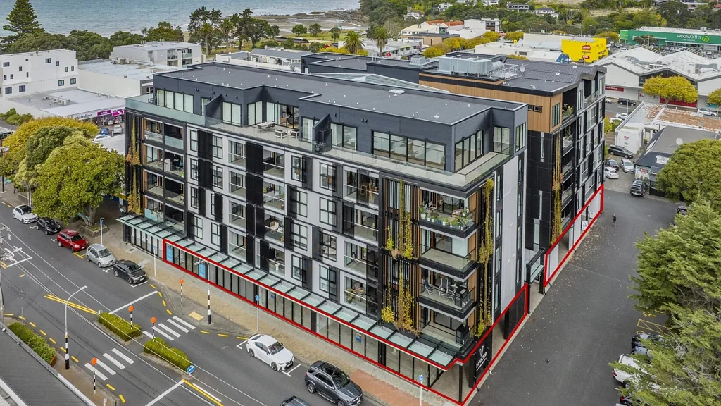 Browns Bay Browns Bay 92sqm retail for lease