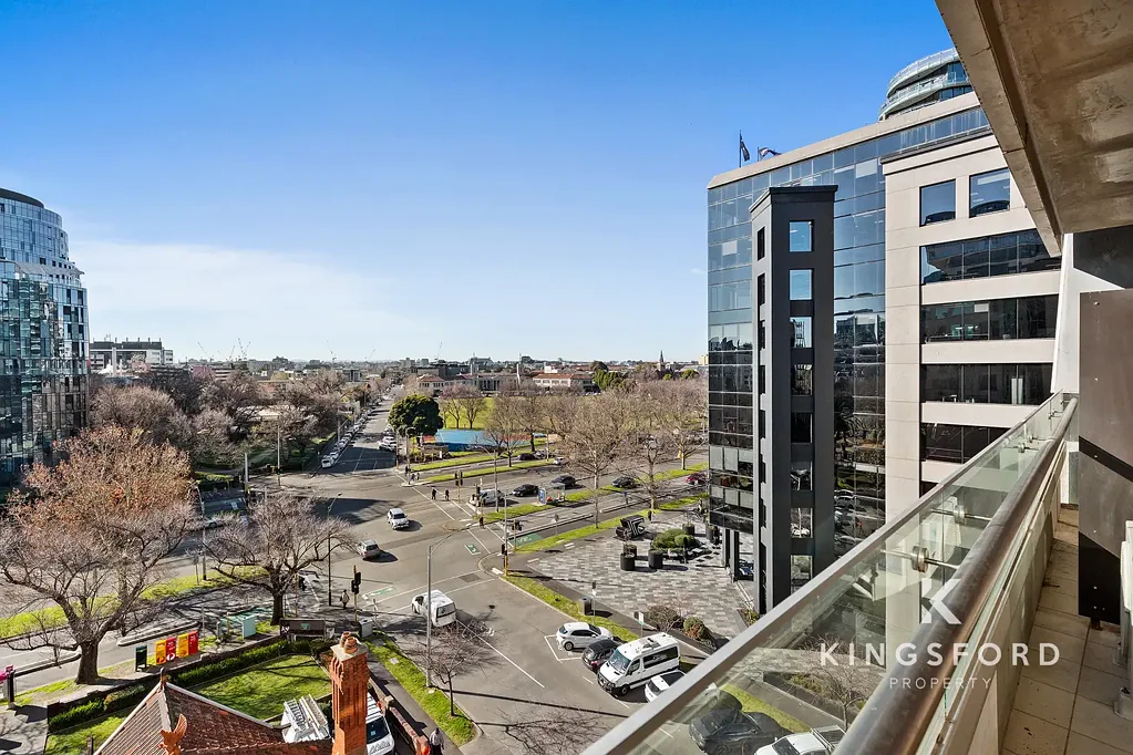 IMMACULATELY REFURBISHED ON PRIME ST KILDA ROAD
**PLEASE REFER OPEN FOR INSPECTION TIMES **