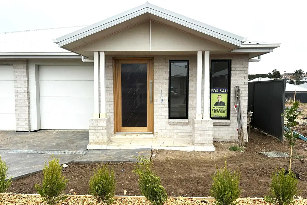 Goulburn 4 Bedroom Brand-New Torrens Title Duplex in Teneriffe Estate