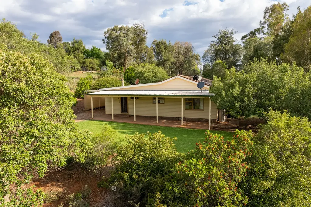 28 Parkes Street, Jugiong, NSW 2726
