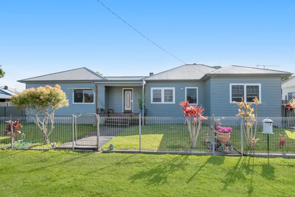 South Kempsey 4 Bedroom This Home is a Class Act