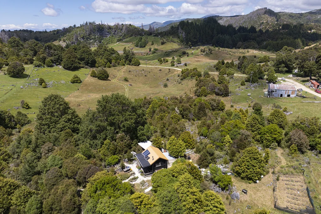 Motueka Accessible Seclusion on Takaka Hill