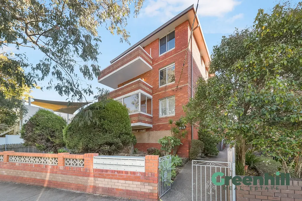 Spacious 3 Bedroom property at a convenient location with LUG