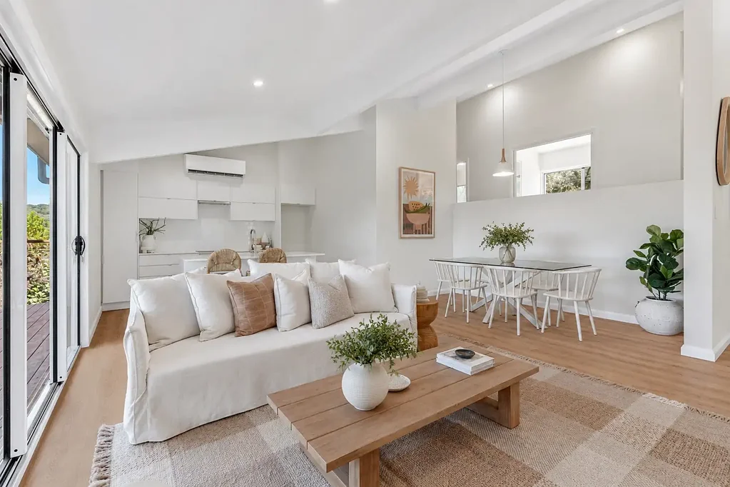 Avoca Beach 4房  AUCTION must be Sold | Renovated Family Home