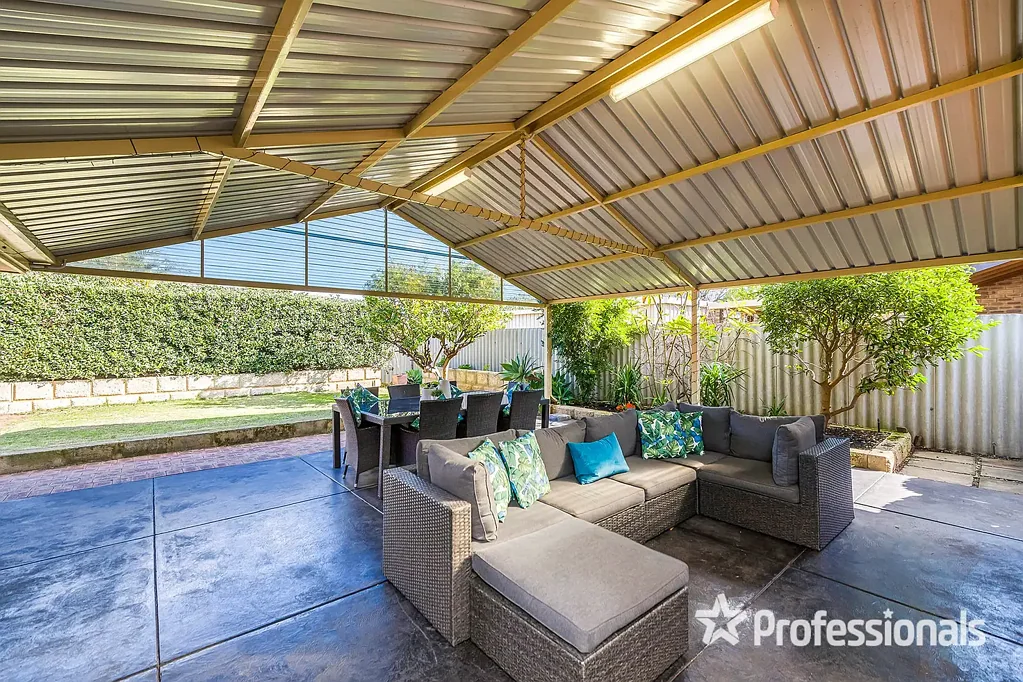 6 Benbullen Blvd, Kingsley, WA 6026