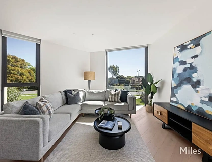102C/1 Wilfred Road, Ivanhoe East, VIC 3079, 3 Kuwarto, 2 Banyo, Apartment