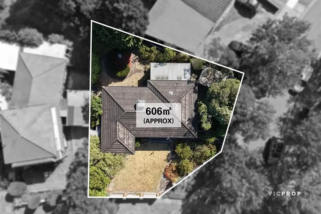 8 Buckmaster Drive, Mill Park, VIC 3082