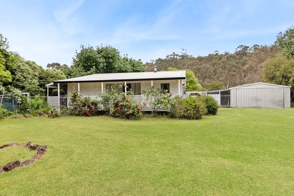 16 Caldwell Street, Heathcote, VIC 3523