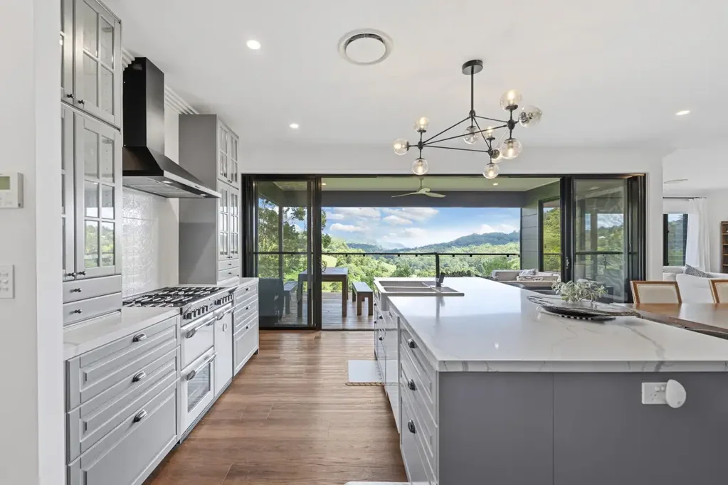 Montville 5房  Montville Estate – Dual Living | Off-Grid | Spectacular Views