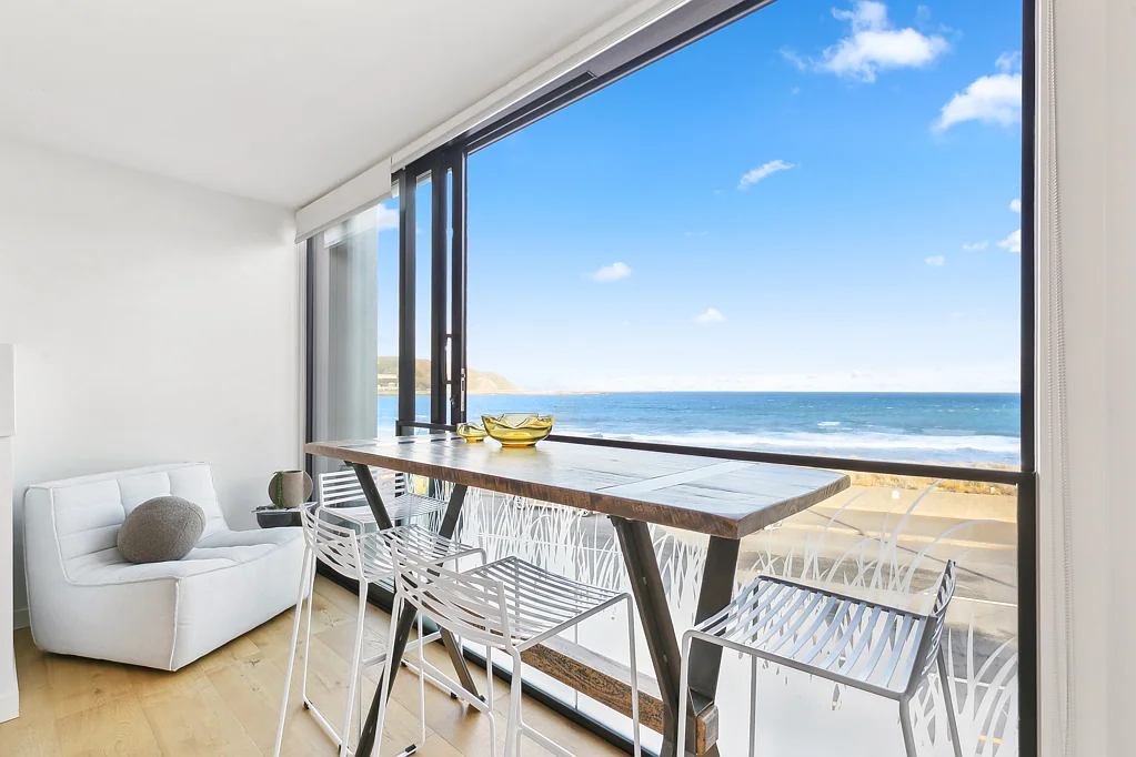 Lyall Bay 3 Bedroom Absolute Beachfront – Prime Lyall Bay