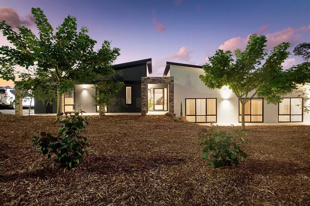 17 Bromfield Drive, Kelmscott, WA 6111