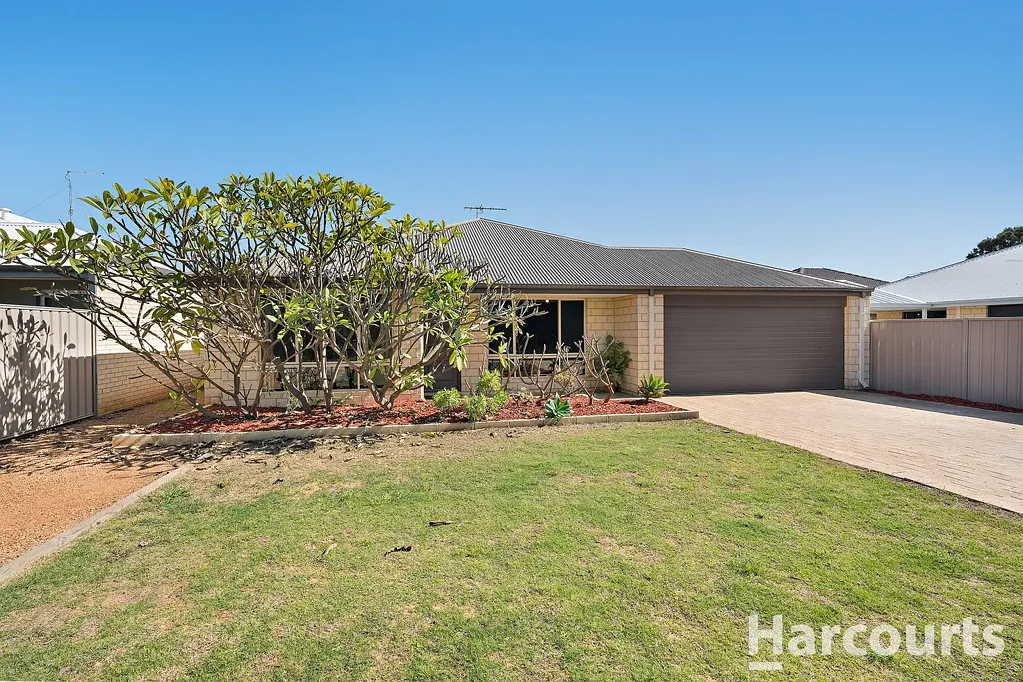 Live the Coastal Dream at 9 Jiri Lane, Wannanup!