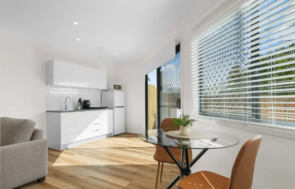 Modern, Fully Furnished Designer 1 Bedroom Studio – Perfect for Single Occupants