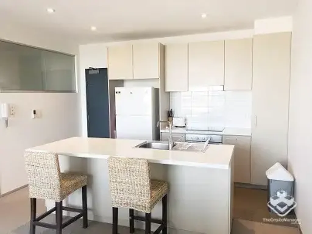 Partly Furnished Modern Apartment in the Heart of Woolloongabba