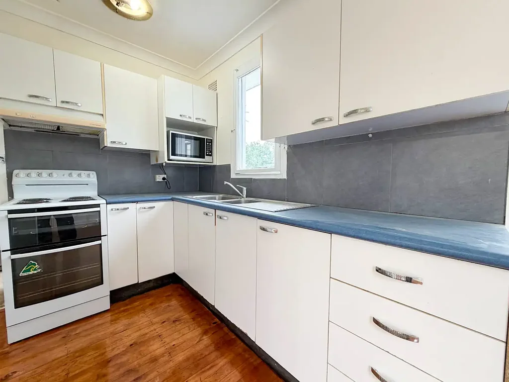 Fresh, Bright & Convenient Living in Macquarie Fields