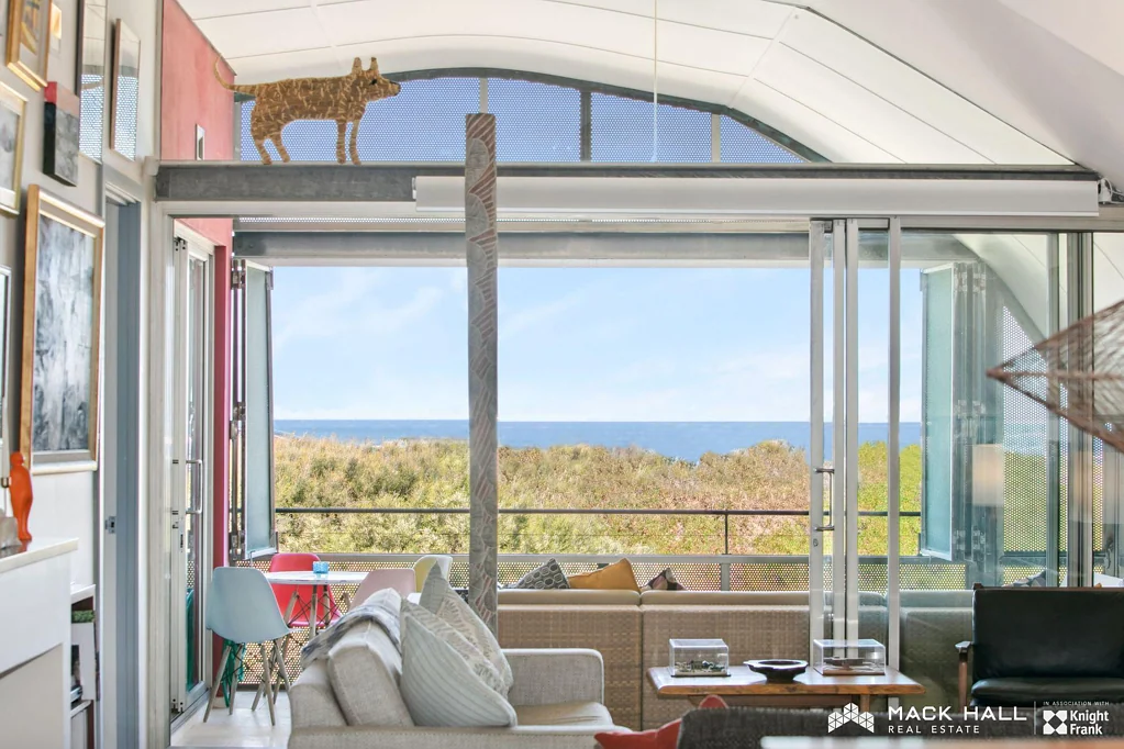 Cottesloe 3 Bedroom Architectural masterpiece on the waterfront