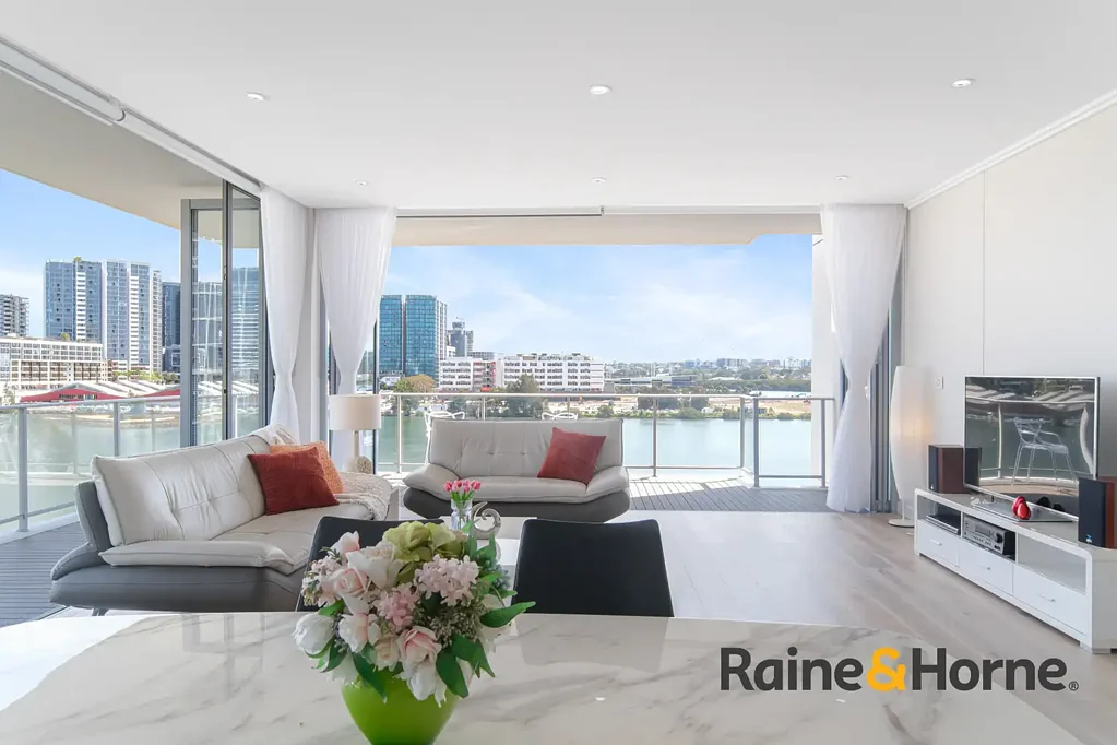 Rhodes 3chambre Waterfront Luxurious 3-Bedroom Apartment at Sanctum with 270 degrees Waterview