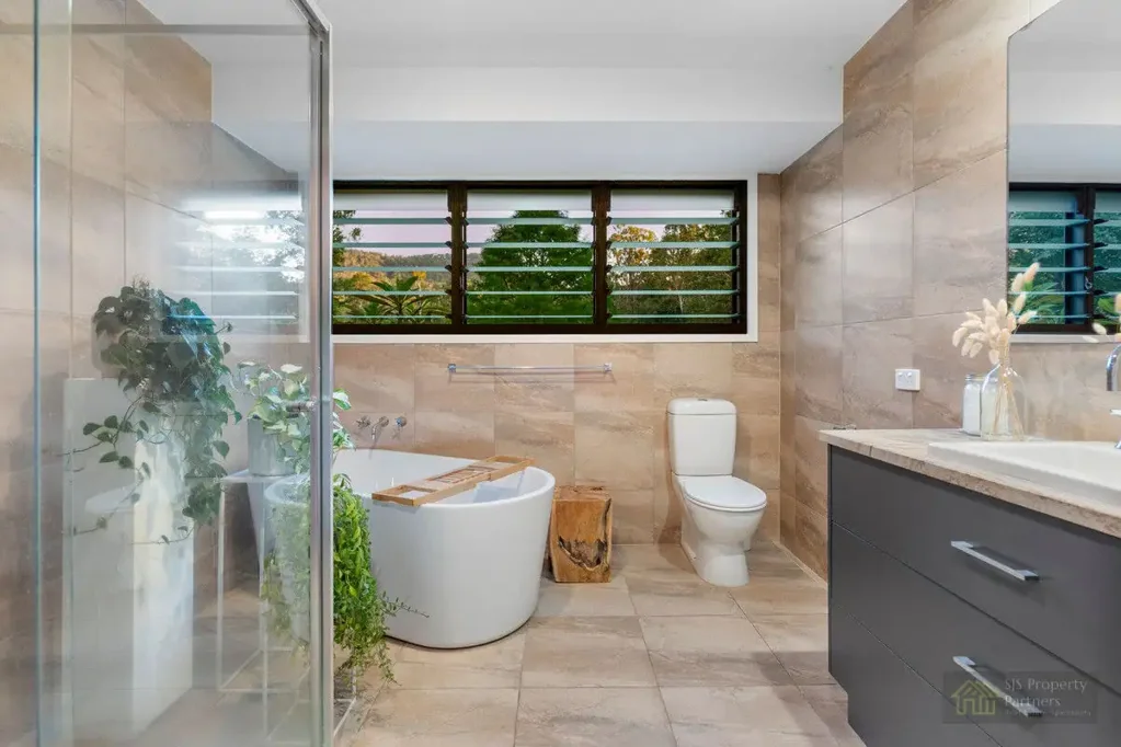 Tamborine 4ห้องนอน Horse-Friendly Haven with Creek, Granny Flat & Space to Thrive
