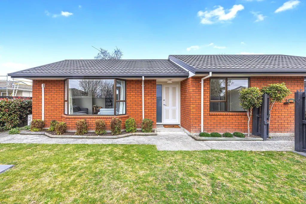 Bryndwr 3 Bedroom Move In, Relax & Enjoy!