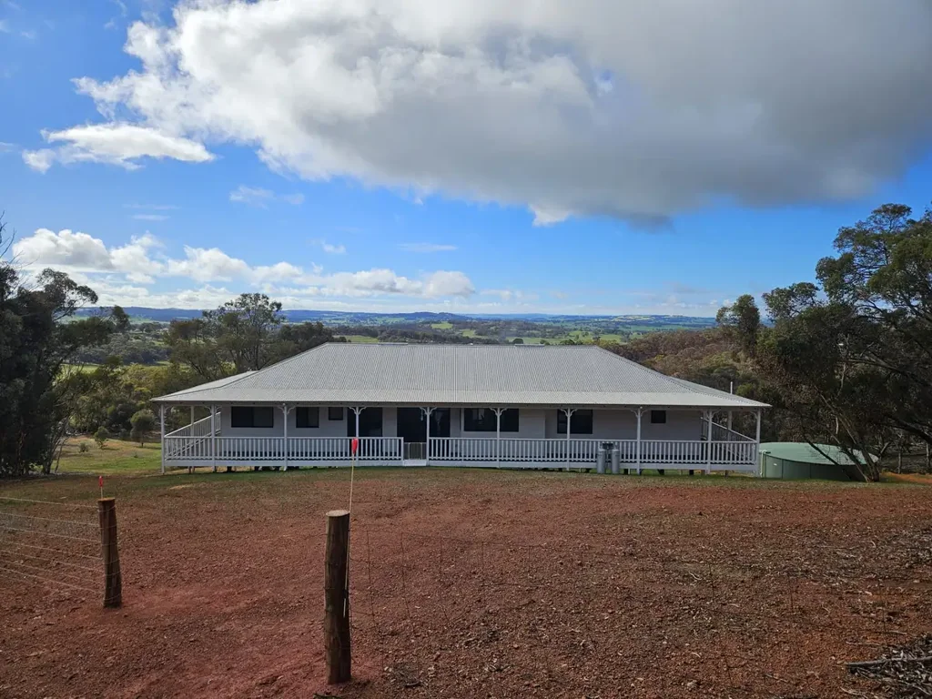 Wandering 5कमरा Stunning Queenslander Home with Panoramic Views on Acreage Property in the Blackboy Springs Estate, Wandering.