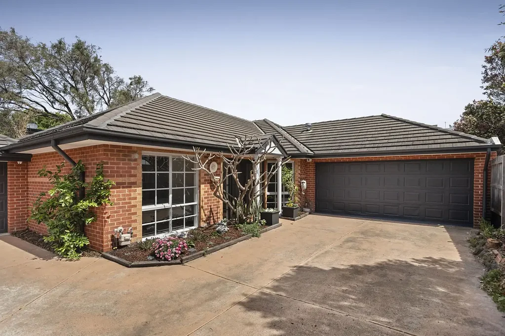 Impressive Townhouse Living in Prime Black Rock Location