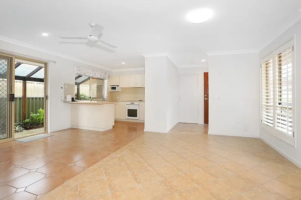 2 Bedroom Duplex – Just 700m to the Beach!
