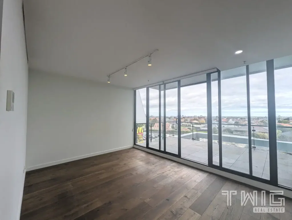 Super Large Corner Apartment