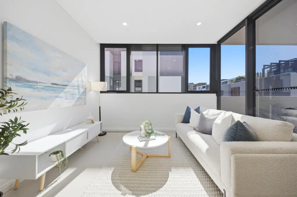 Modern 1-Bedroom + Study Apartment in Vibrant Rosebery Lifestyle Precinct