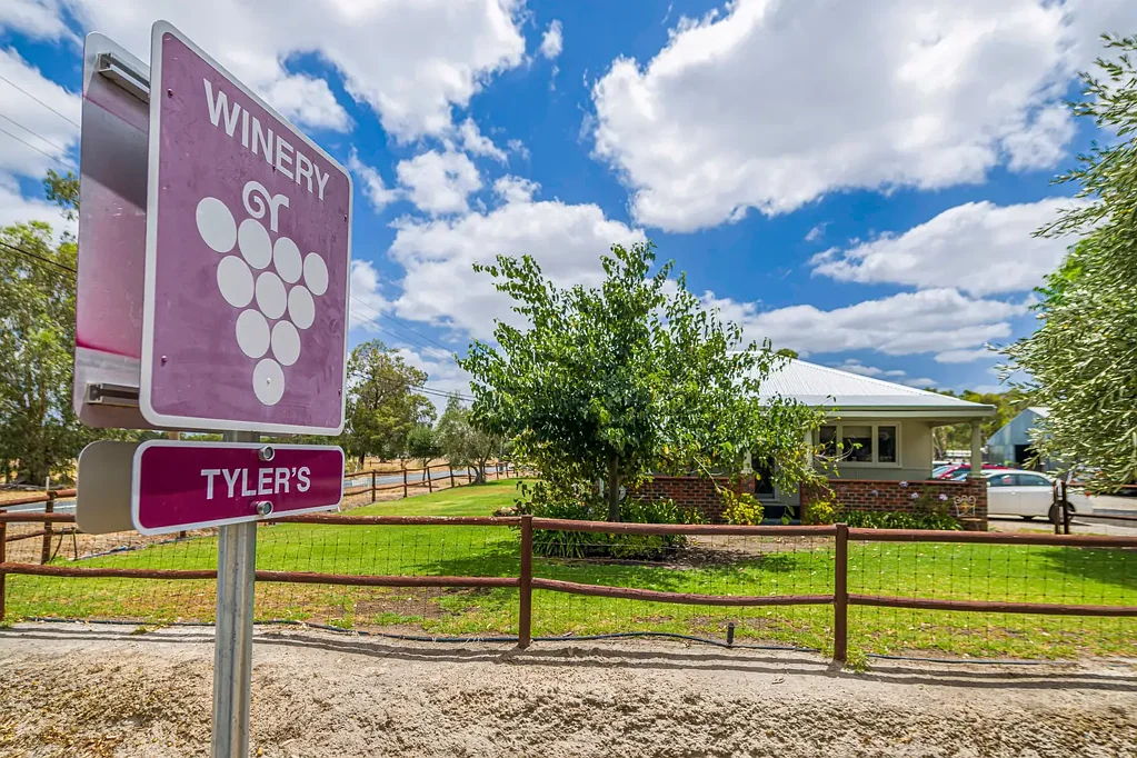 Millendon 3ห้องนอน Rare Opportunity: Iconic 100-Year-Old Grenache Vineyard & Boutique Winery – Tyler's Vineyard, Swan Valley