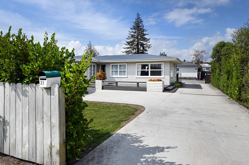 Fairy Springs 3房  Vendors Want SOLD. Freehold Title, Investment Opportunity